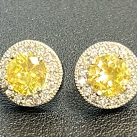 Canary yellow diamond stud earrings in Sterling Silver! - Picture 5 of 8